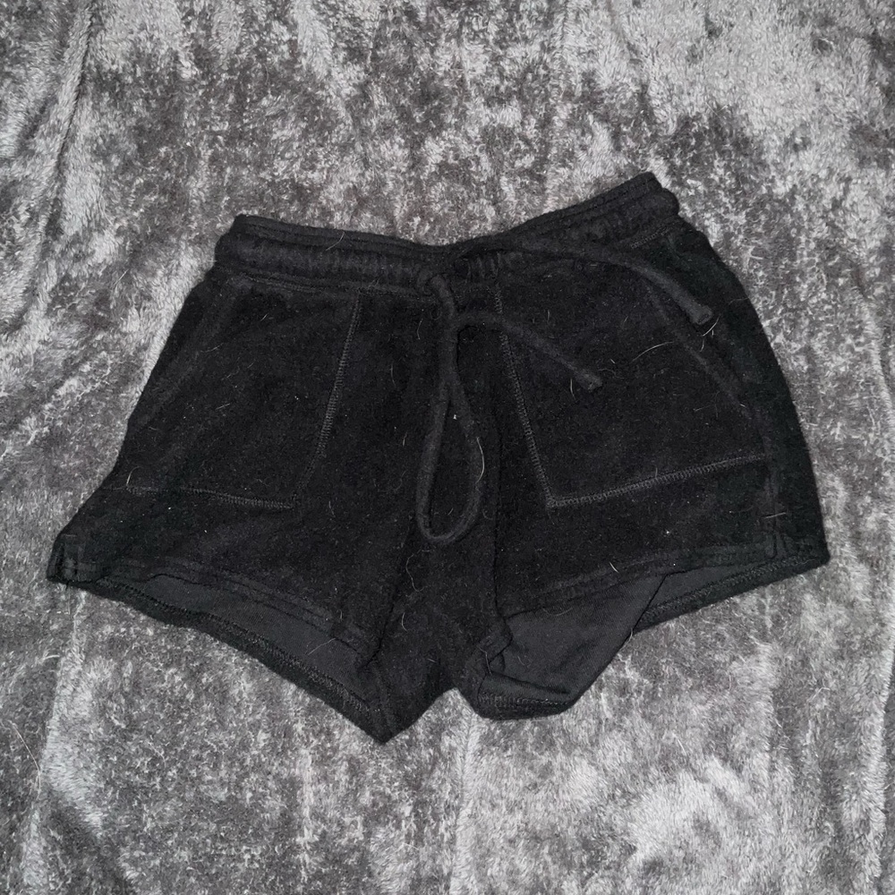 EXTREME FUZZY SHORTS